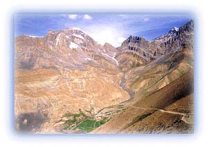 View of a valley betweenLingshot and Yulchung, Zanskar. Credit: Jarkko Lavinen