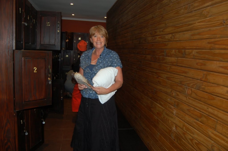 2010.12.09.Staff-Xmas-Party-039