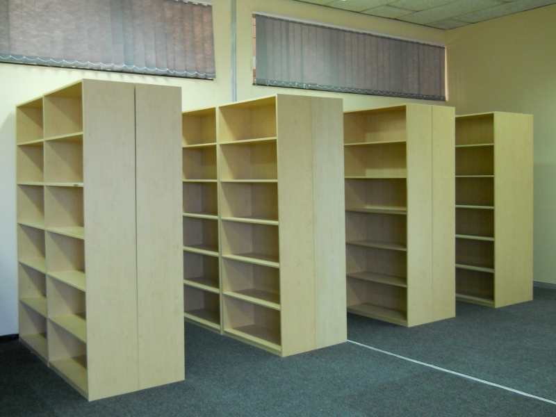 Internet-Caf-Shelves