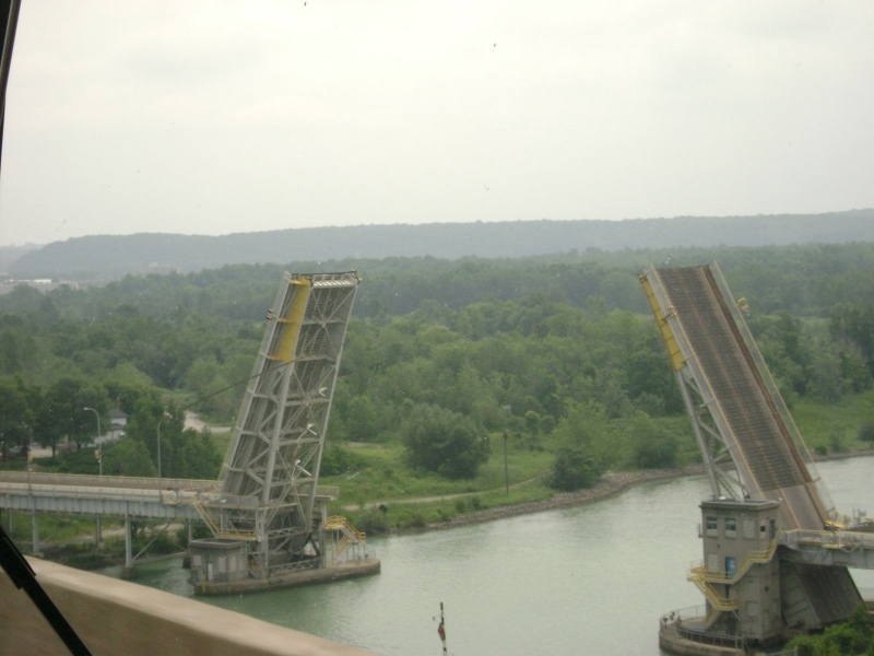 LakeEerieOpenBridge