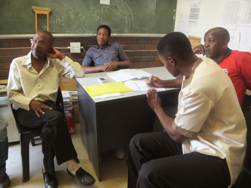 Mountainview-potential-trianees-with-principal