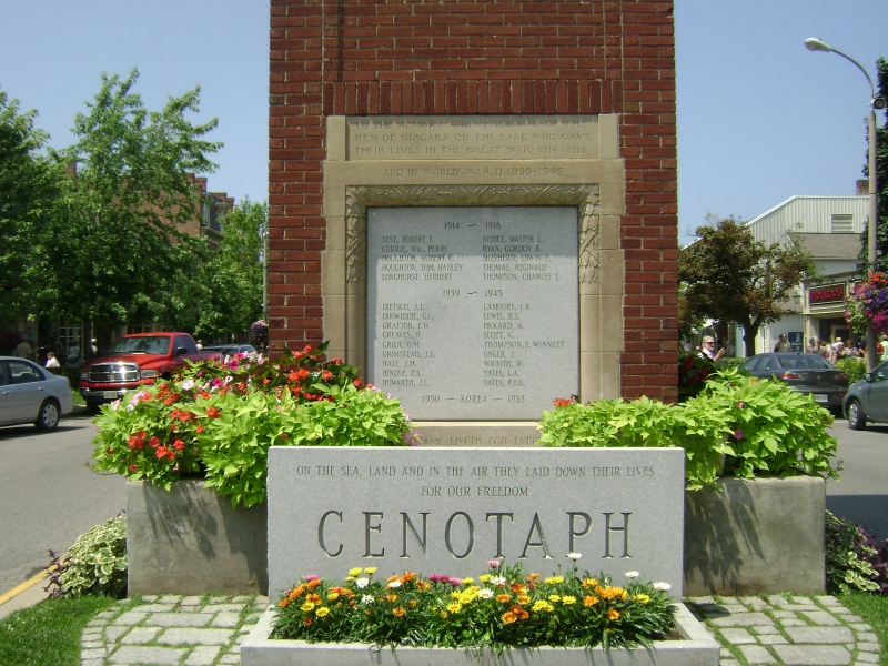 NiagaraOnLakeCenotaph2